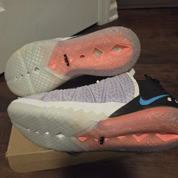 Lebron 18 Men Sz 13. Never Worn. Comes In Box.